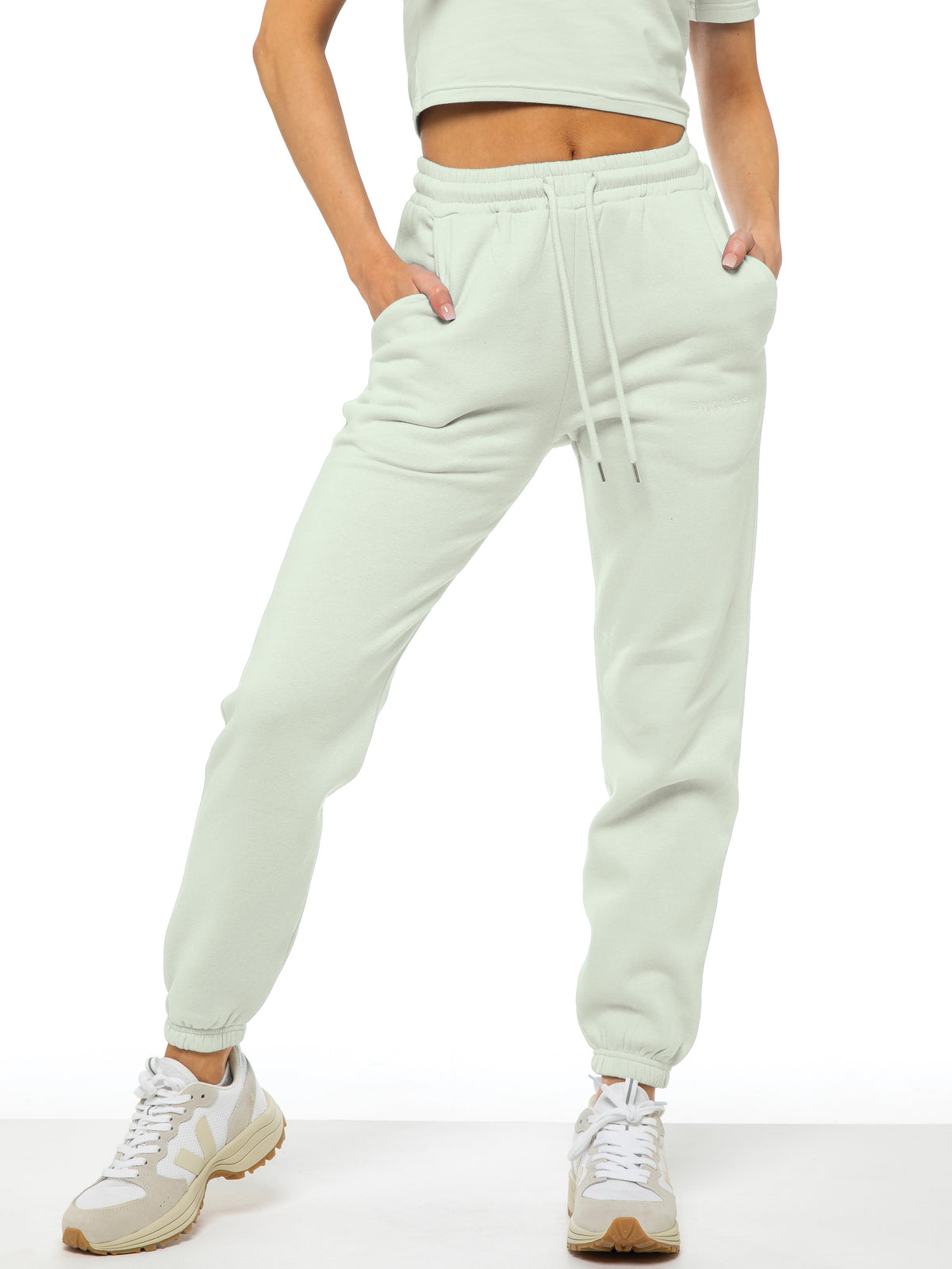 Womens Relaxed Fit Cuffed Jogger